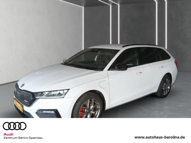 Details zum Fahrzeug: SKODA Octavia Combi 1.4 TSI iV RS DSG *ACC*PDC*SHZ*
