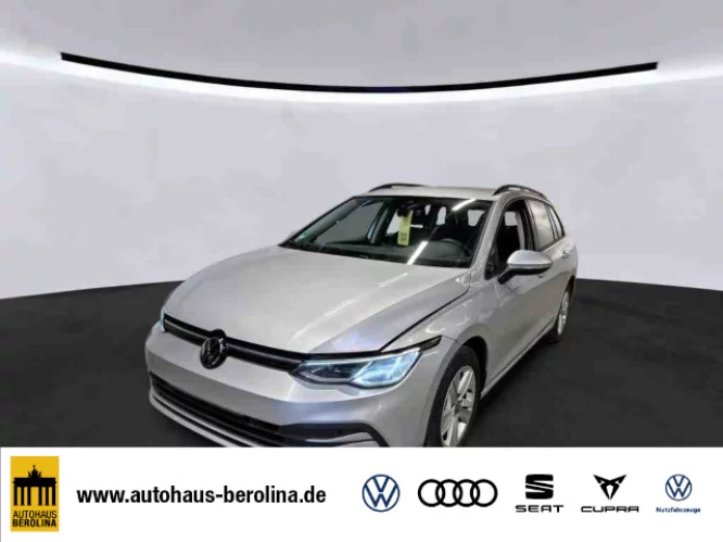 Details zum Fahrzeug: VW Golf VIII Variant 1.5 eTSI Life DSG *AHK*ACC*