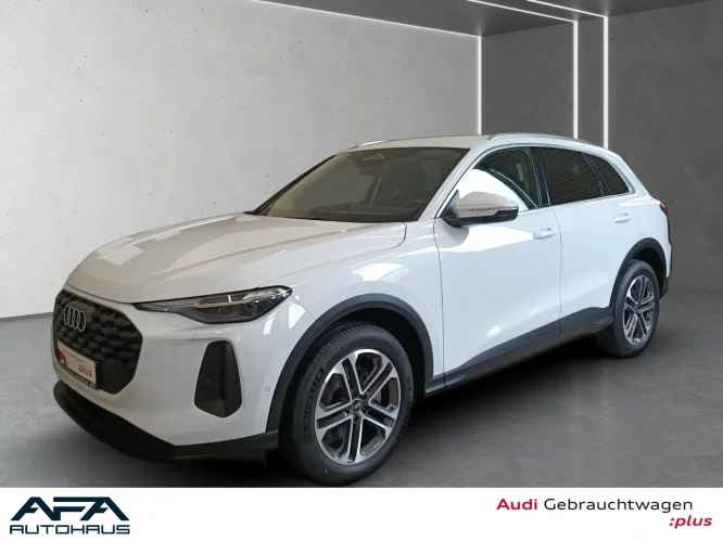Details zum Fahrzeug: Audi Q5 TFSI S tronic NeuesModell*AHK*RFK*ACC*LM19