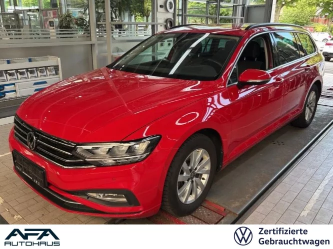 Details zum Fahrzeug: VW Passat Var. 1.5 TSI Business DSG AHK*NAV*RFK*ACC