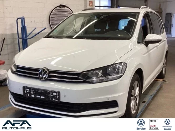 Details zum Fahrzeug: VW Touran 2.0 TDI Comfortline AHK*Navi*ACC*RFK*PDC